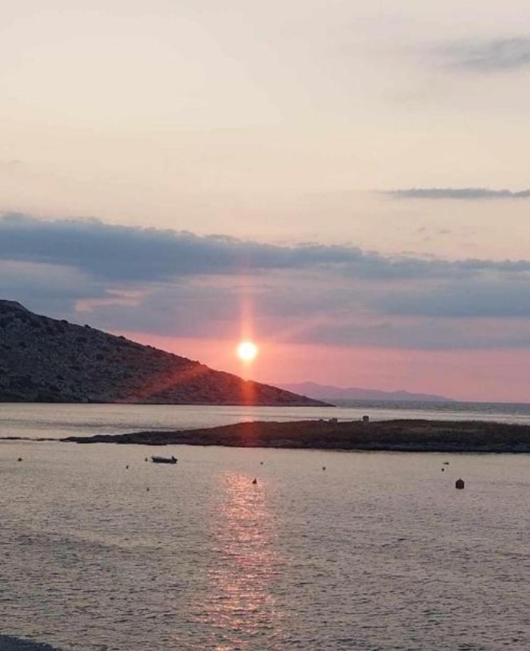 Pallas Seaside 1 Атина Екстериор снимка