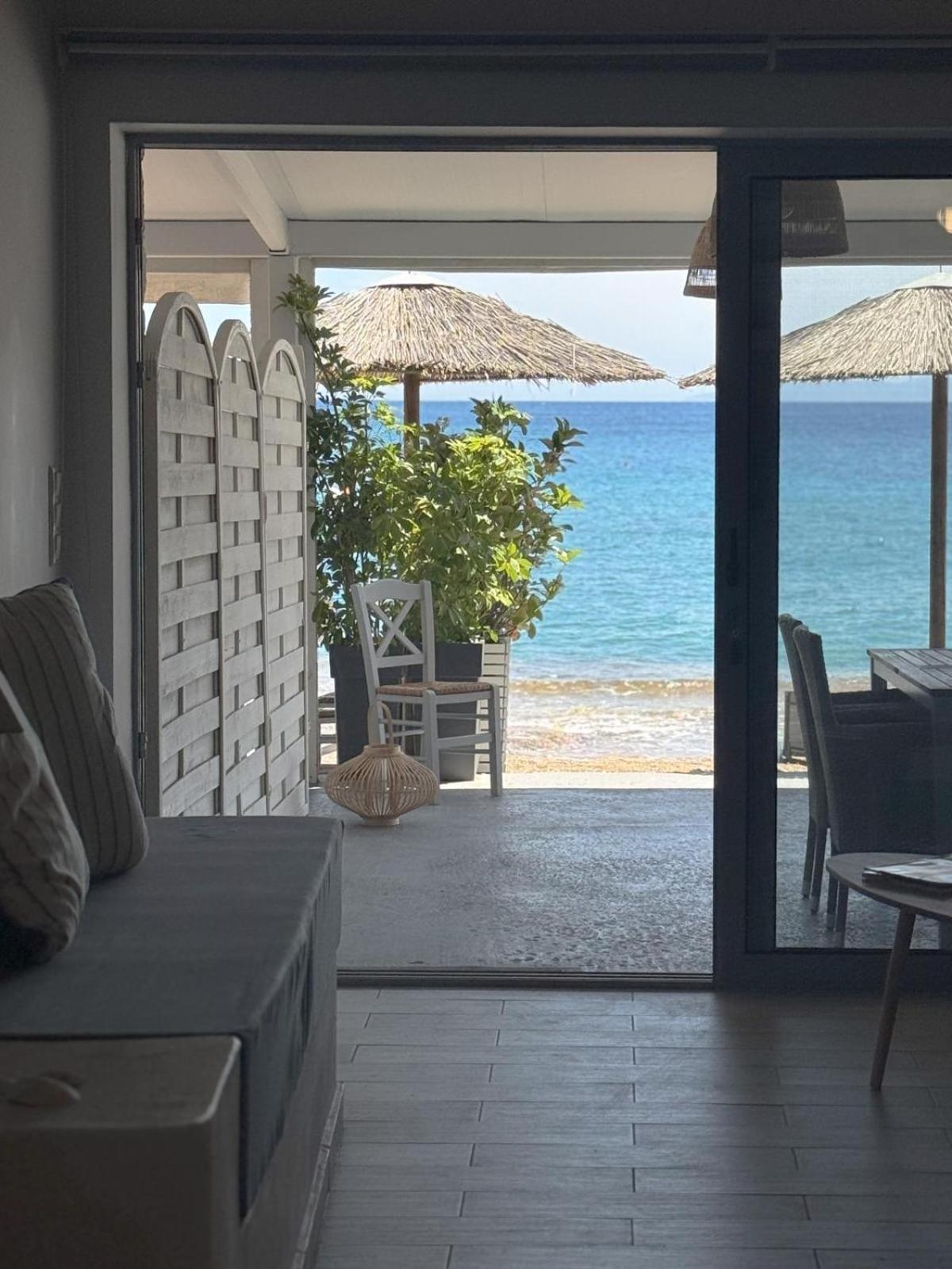 Pallas Seaside 1 Атина Екстериор снимка