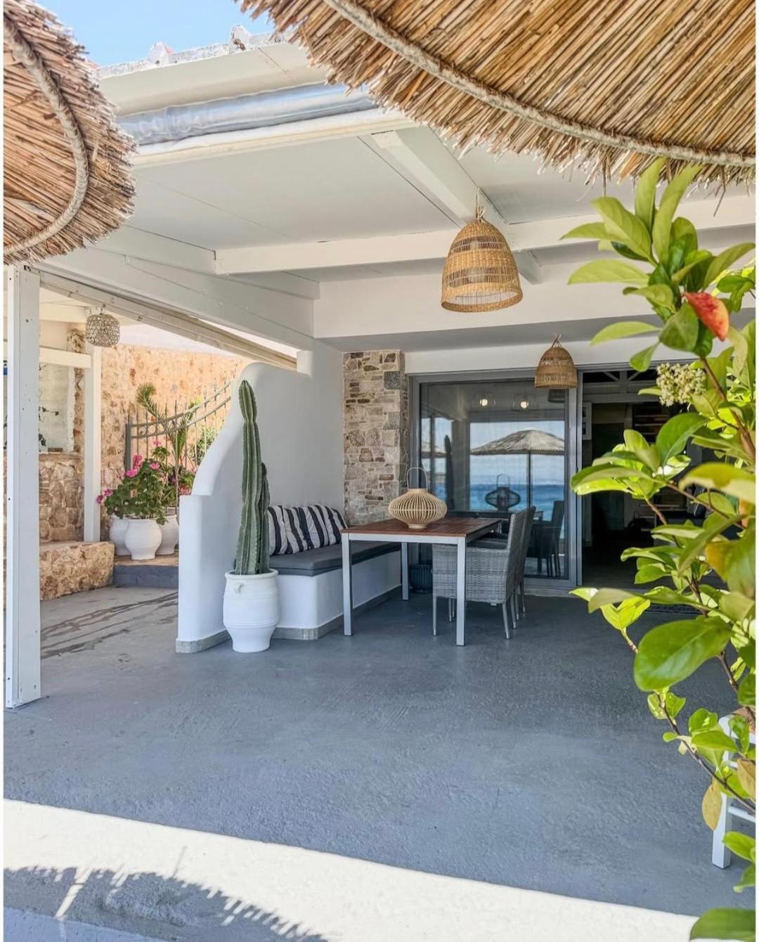 Pallas Seaside 1 Атина Екстериор снимка